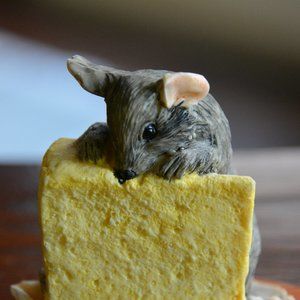 Adorable VINTAGE mouse with cheese statue mounted on wood base